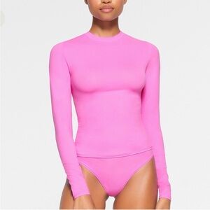 NWT Skims Fits Everybody Long Sleeve | Neon Orchid | Small